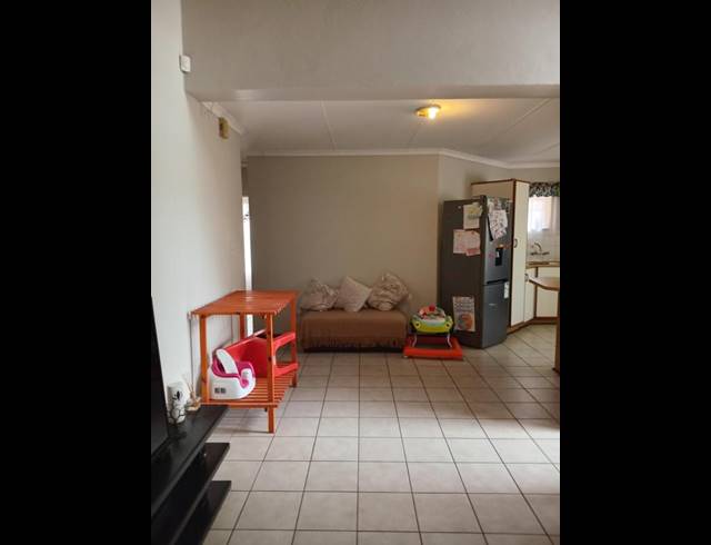 3 BEDROOM PROPERTY TO RENT IN BIRDSWOOD